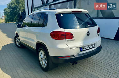 Внедорожник / Кроссовер Volkswagen Tiguan 2011 в 
