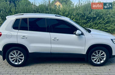 Внедорожник / Кроссовер Volkswagen Tiguan 2011 в 