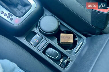 Внедорожник / Кроссовер Volkswagen Tiguan 2011 в 