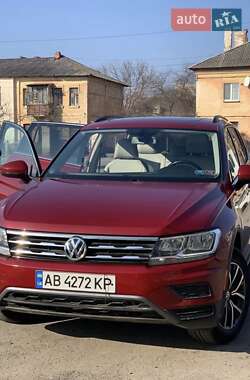Позашляховик / Кросовер Volkswagen Tiguan 2019 в 