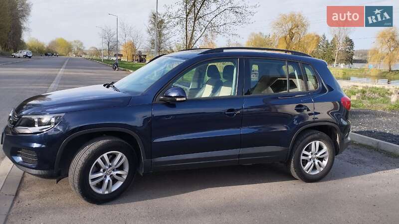 Внедорожник / Кроссовер Volkswagen Tiguan 2015 в Бурштыне