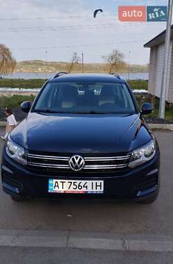 Внедорожник / Кроссовер Volkswagen Tiguan 2015 в Бурштыне
