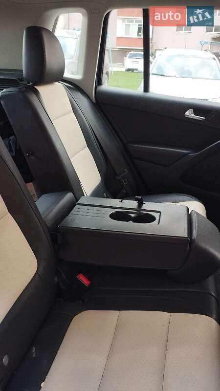 Внедорожник / Кроссовер Volkswagen Tiguan 2015 в Бурштыне