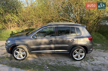 Внедорожник / Кроссовер Volkswagen Tiguan 2015 в 