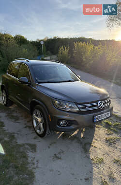 Внедорожник / Кроссовер Volkswagen Tiguan 2015 в 