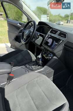 Внедорожник / Кроссовер Volkswagen Tiguan 2019 в 