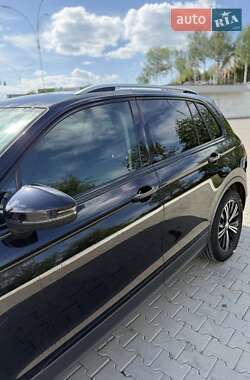Внедорожник / Кроссовер Volkswagen Tiguan 2019 в 
