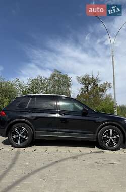 Внедорожник / Кроссовер Volkswagen Tiguan 2019 в 