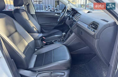 Позашляховик / Кросовер Volkswagen Tiguan 2018 в 