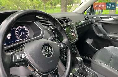 Позашляховик / Кросовер Volkswagen Tiguan 2017 в 