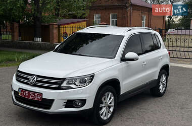 Внедорожник / Кроссовер Volkswagen Tiguan 2015 в Краснограде