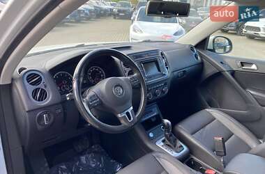Внедорожник / Кроссовер Volkswagen Tiguan 2016 в 