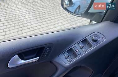 Внедорожник / Кроссовер Volkswagen Tiguan 2016 в 