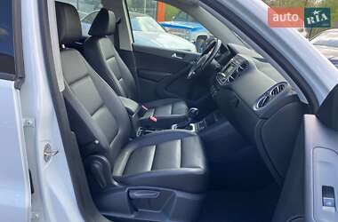 Внедорожник / Кроссовер Volkswagen Tiguan 2016 в 