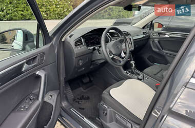 Позашляховик / Кросовер Volkswagen Tiguan 2024 в 