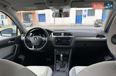 Позашляховик / Кросовер Volkswagen Tiguan 2018 в 