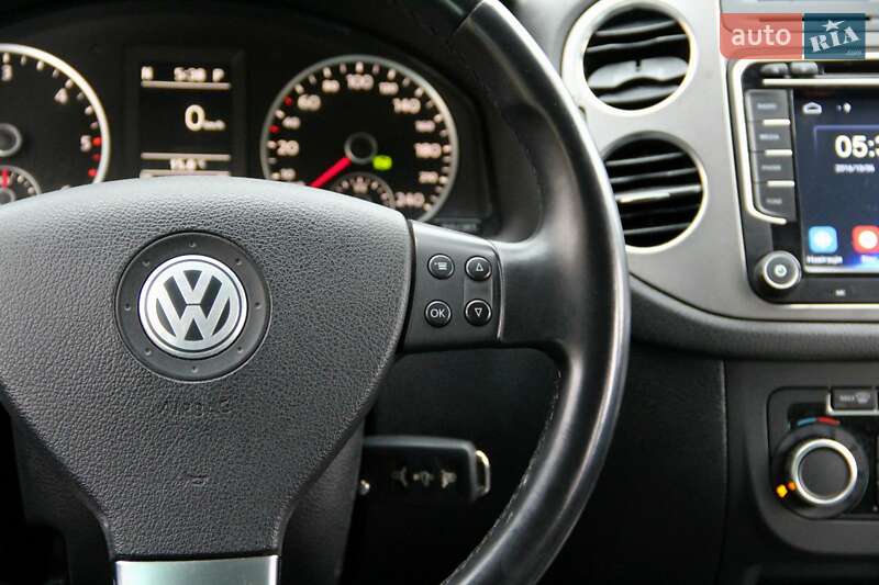 Позашляховик / Кросовер Volkswagen Tiguan 2010 в Сарнах