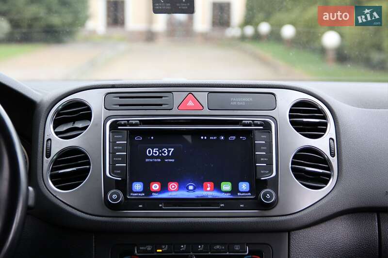 Позашляховик / Кросовер Volkswagen Tiguan 2010 в Сарнах