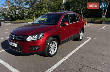 Позашляховик / Кросовер Volkswagen Tiguan 2016 в 