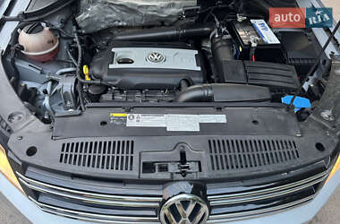 Внедорожник / Кроссовер Volkswagen Tiguan 2016 в 