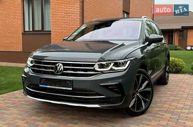 Внедорожник / Кроссовер Volkswagen Tiguan 2021 в 