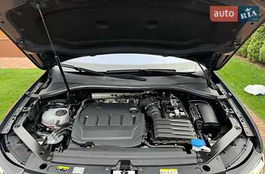 Внедорожник / Кроссовер Volkswagen Tiguan 2021 в 