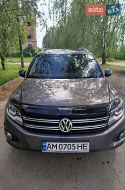 Внедорожник / Кроссовер Volkswagen Tiguan 2015 в Емильчине