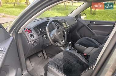 Позашляховик / Кросовер Volkswagen Tiguan 2015 в 