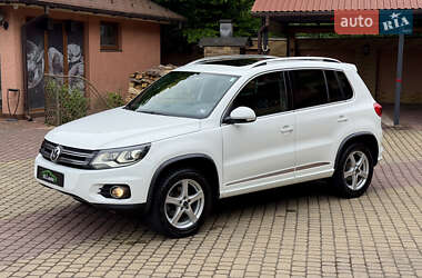 Позашляховик / Кросовер Volkswagen Tiguan 2015 в 