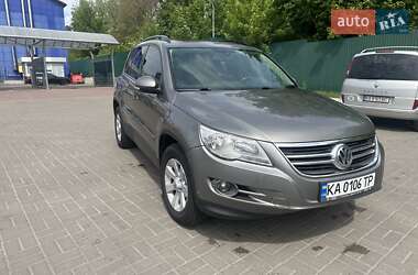 Внедорожник / Кроссовер Volkswagen Tiguan 2011 в Киеве