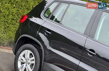 Внедорожник / Кроссовер Volkswagen Tiguan 2017 в 