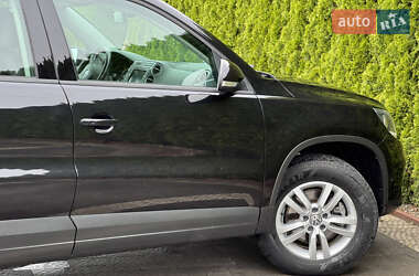 Внедорожник / Кроссовер Volkswagen Tiguan 2017 в 