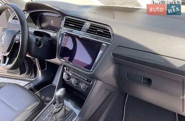 Внедорожник / Кроссовер Volkswagen Tiguan 2018 в 