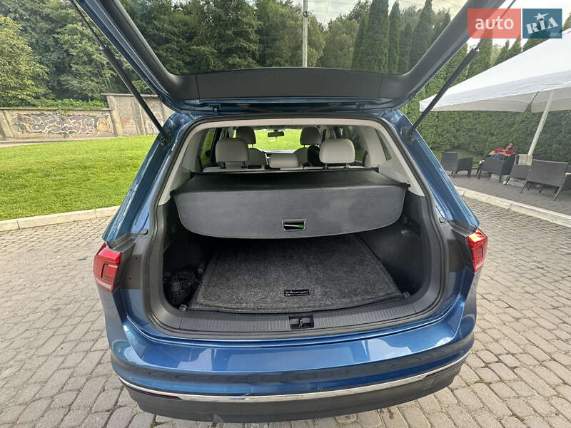 Внедорожник / Кроссовер Volkswagen Tiguan 2019 в Львове