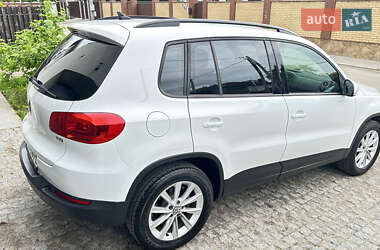 Позашляховик / Кросовер Volkswagen Tiguan 2017 в 