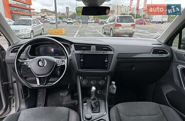 Позашляховик / Кросовер Volkswagen Tiguan 2019 в 