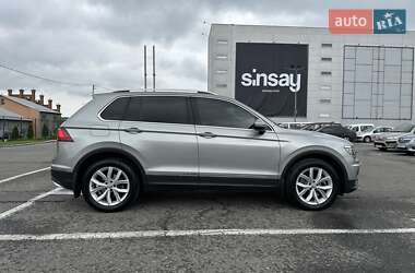 Позашляховик / Кросовер Volkswagen Tiguan 2019 в 