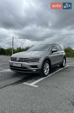 Позашляховик / Кросовер Volkswagen Tiguan 2019 в 