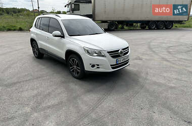 Внедорожник / Кроссовер Volkswagen Tiguan 2010 в Виннице
