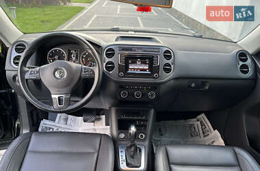 Внедорожник / Кроссовер Volkswagen Tiguan 2016 в 