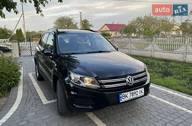 Внедорожник / Кроссовер Volkswagen Tiguan 2016 в 