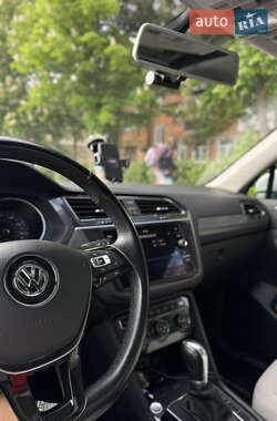 Позашляховик / Кросовер Volkswagen Tiguan 2018 в 