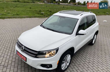 Позашляховик / Кросовер Volkswagen Tiguan 2015 в 