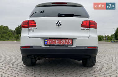 Позашляховик / Кросовер Volkswagen Tiguan 2015 в 