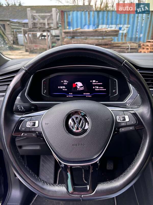 Позашляховик / Кросовер Volkswagen Tiguan 2019 в 