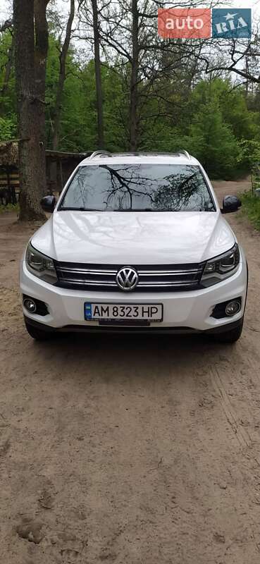 Внедорожник / Кроссовер Volkswagen Tiguan 2016 в 