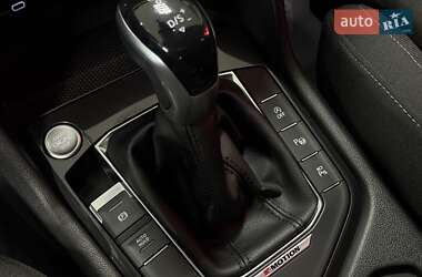 Позашляховик / Кросовер Volkswagen Tiguan 2021 в 