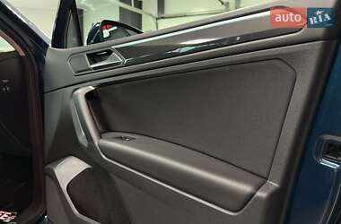 Позашляховик / Кросовер Volkswagen Tiguan 2021 в 