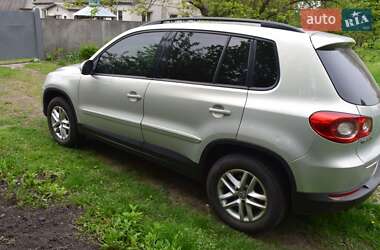 Позашляховик / Кросовер Volkswagen Tiguan 2010 в 