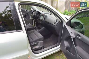 Позашляховик / Кросовер Volkswagen Tiguan 2010 в 